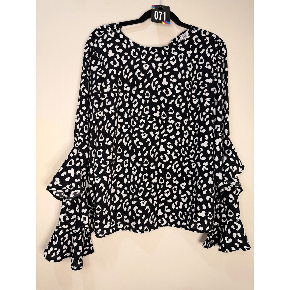 #71 TCEC Leopard Print Blouse sz. Medium PTP: 19" Ruffle Bell Sleeve